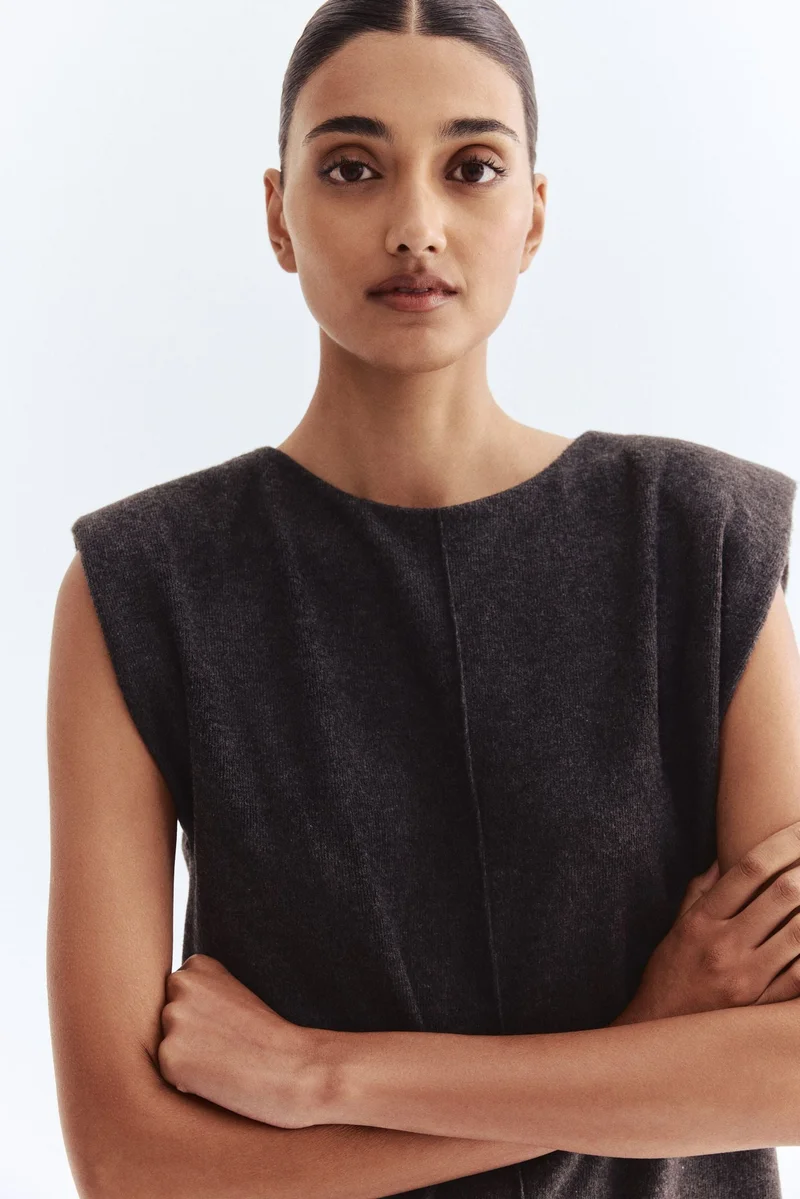 اتش اند ام بلوزة محبوكة